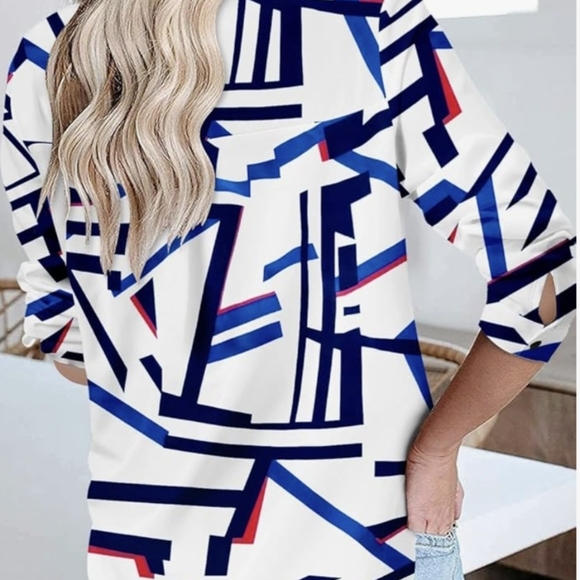 Abstract Design Button down Blouse. - Picture 2 of 3